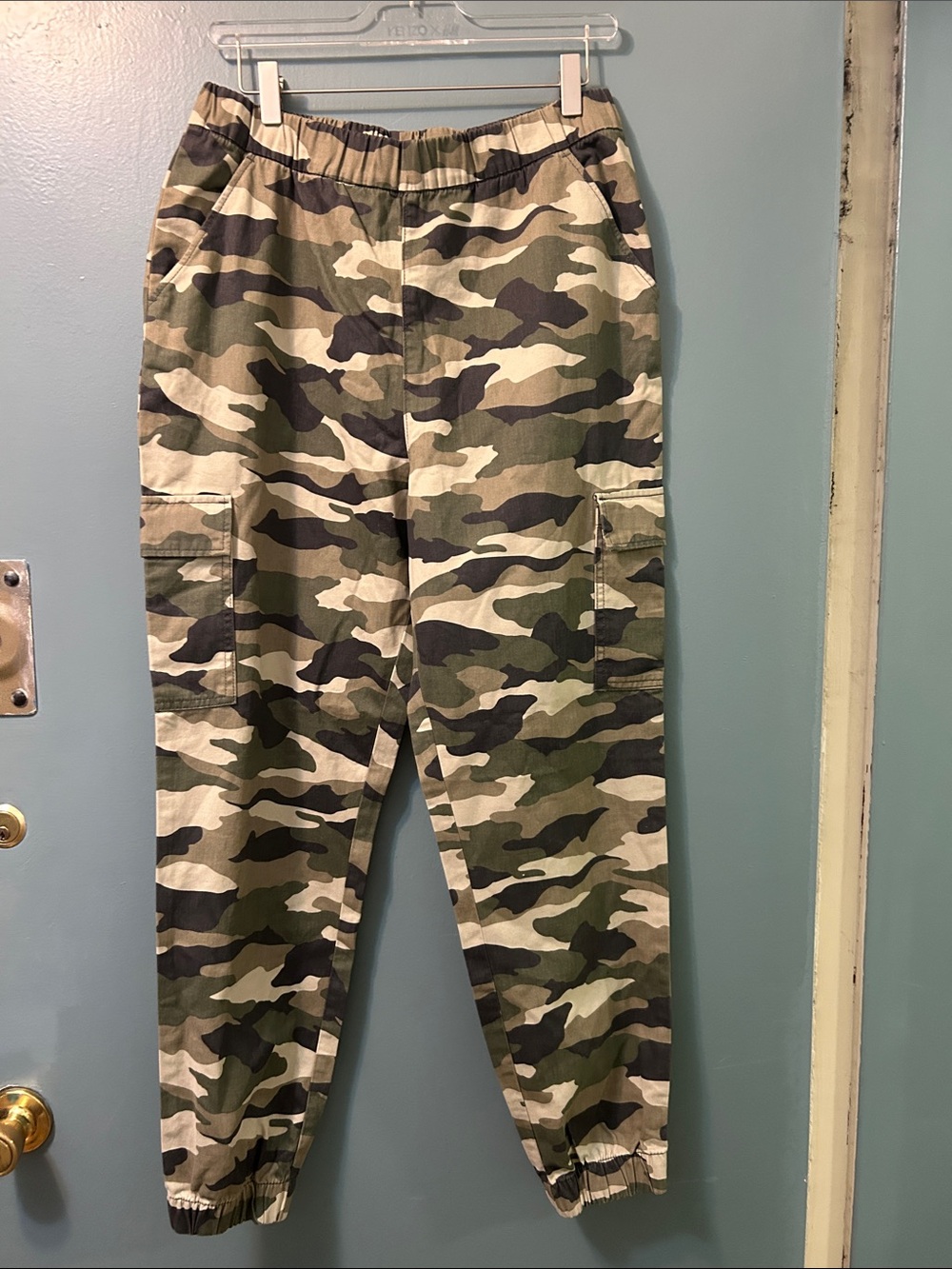 H&M Women's Camouflage Cargo Joggers Green, Black, Cream BRAND NEW TAG size 10